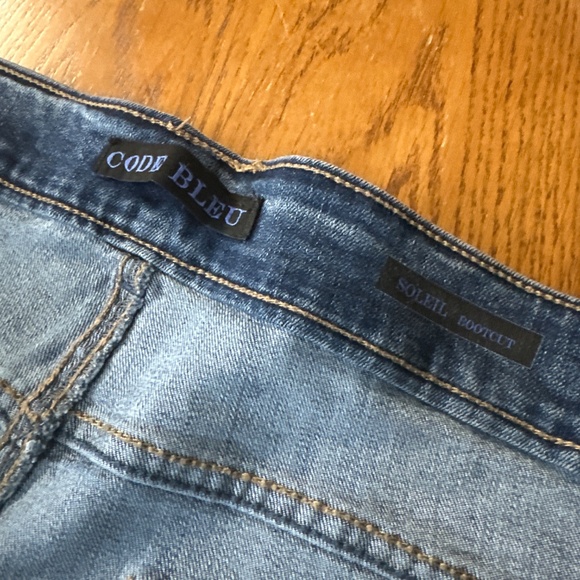 Code Bleu Jeans - Picture 3 of 5